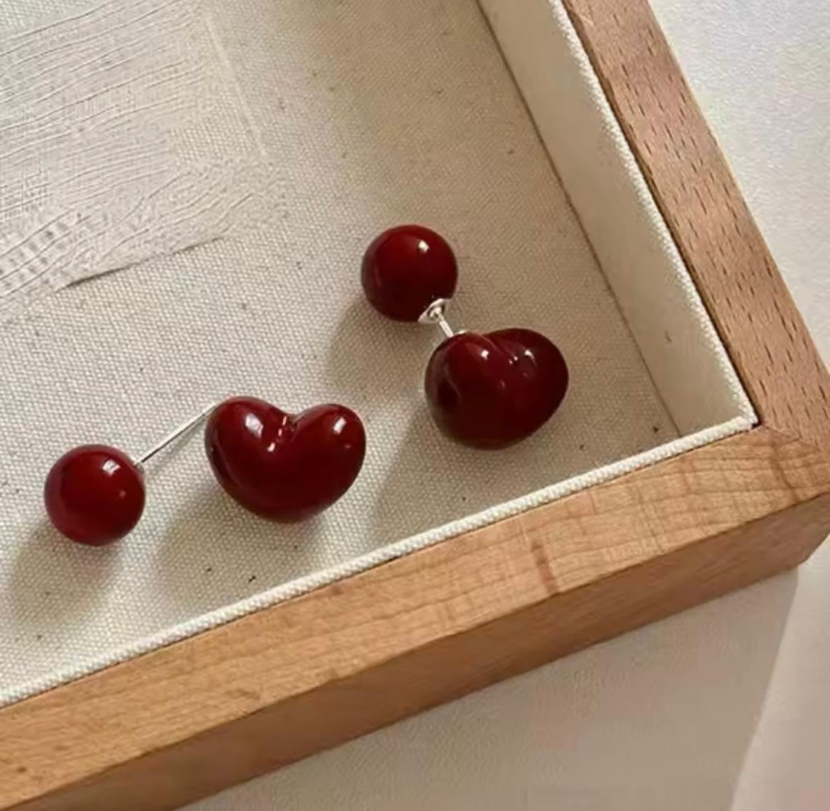 RED HEART STUDS