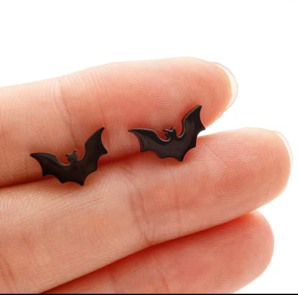 NOIR AND SPOOKY EARRINGS