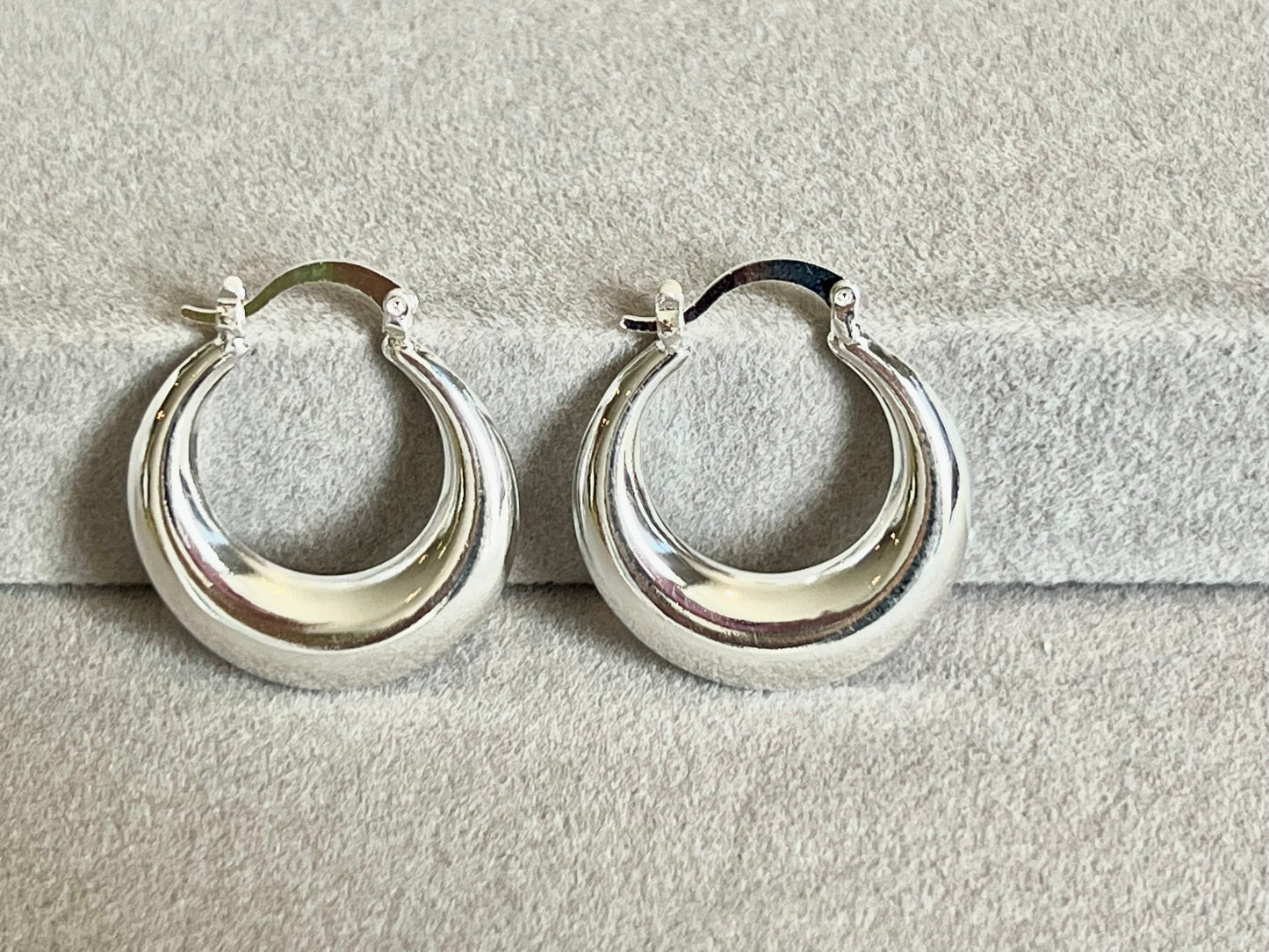 BRUNA SILVER HOOPS
