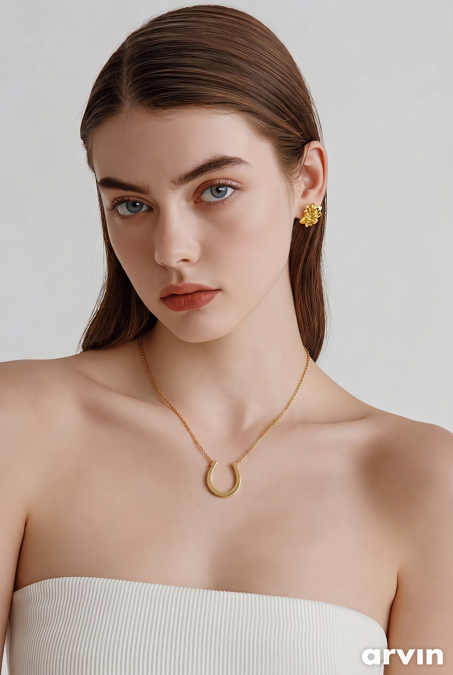 CAMELIA NECKLACE